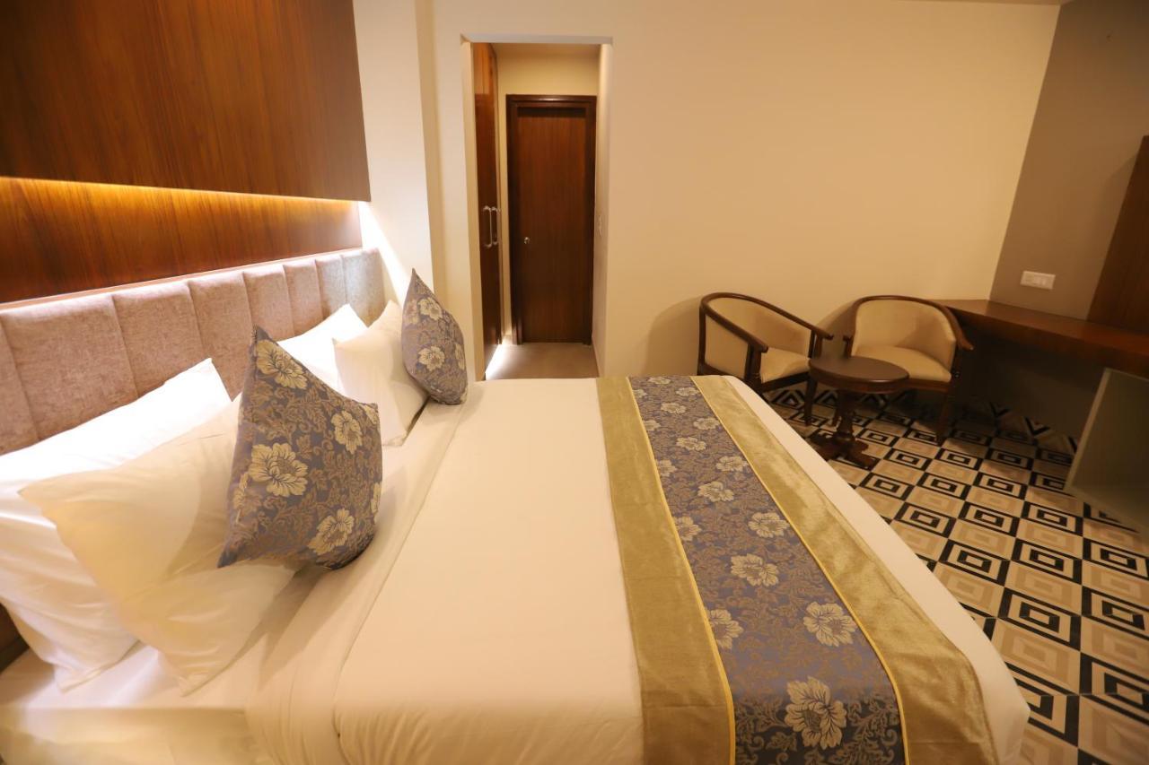 Ip Royal Hotel - นิวเดลี ภายนอก รูปภาพ