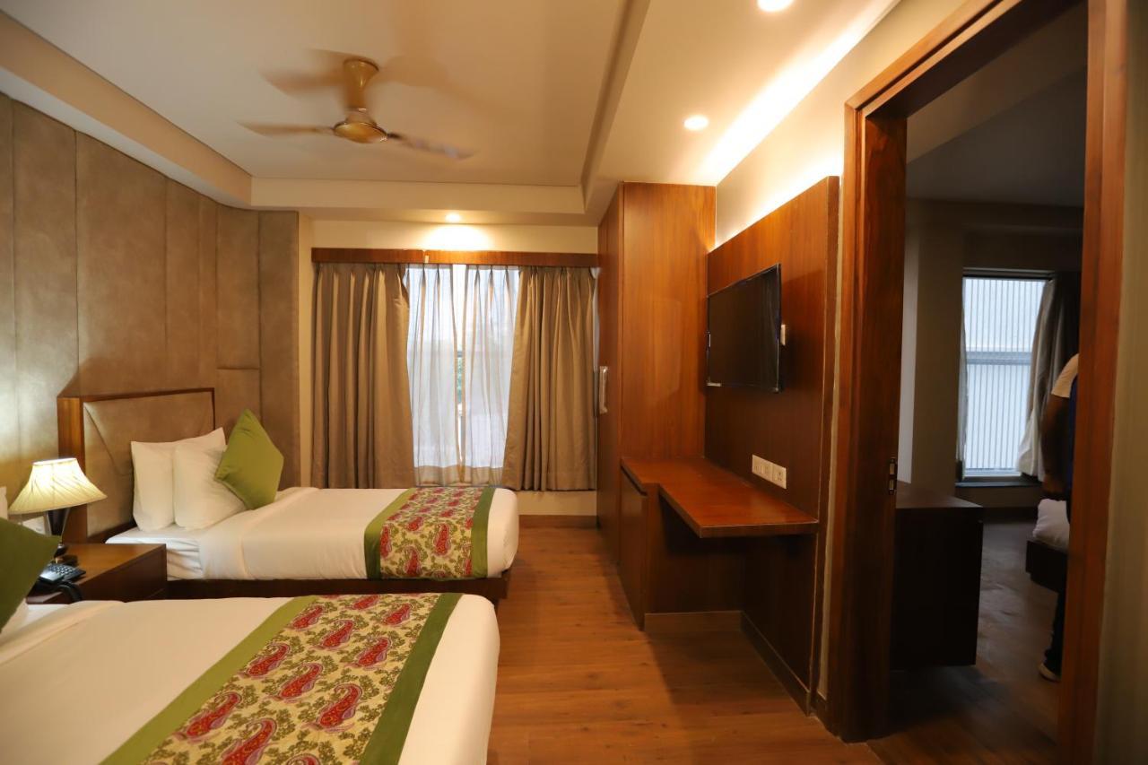 Ip Royal Hotel - นิวเดลี ภายนอก รูปภาพ
